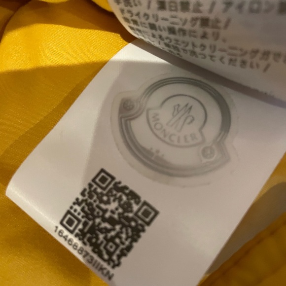 Moncler down jacket - Picture 6 of 11